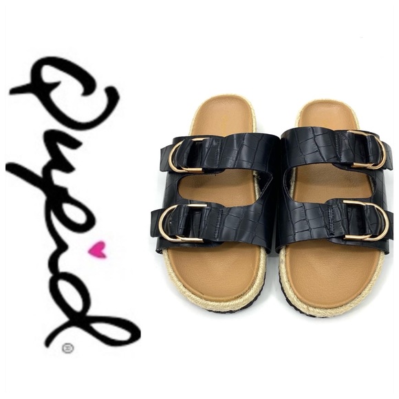 Qupid Shoes - 💕SALE💕 NWT Qupid Black Buckle Slides